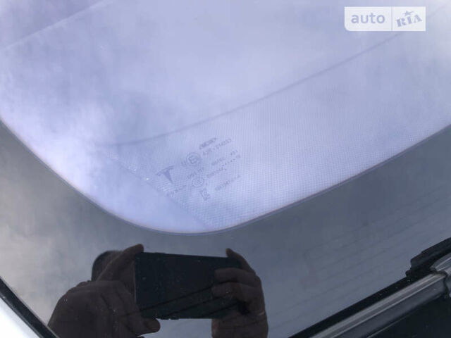 Белый Тесла Модель С, объемом двигателя 0 л и пробегом 73 тыс. км за 25500 $, фото 25 на Automoto.ua