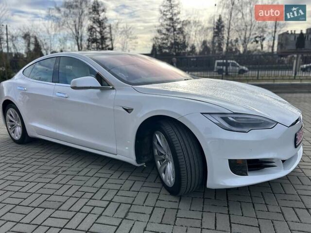 Белый Тесла Модель С, объемом двигателя 0 л и пробегом 99 тыс. км за 23900 $, фото 3 на Automoto.ua