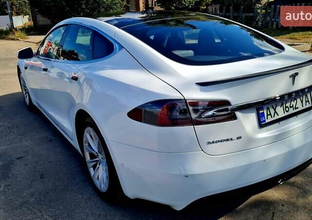 Белый Тесла Модель С, объемом двигателя 0 л и пробегом 160 тыс. км за 22999 $, фото 32 на Automoto.ua