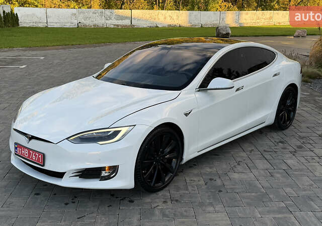 Белый Тесла Модель С, объемом двигателя 0 л и пробегом 192 тыс. км за 17600 $, фото 16 на Automoto.ua
