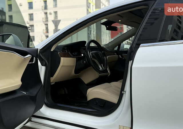 Белый Тесла Модель С, объемом двигателя 0 л и пробегом 102 тыс. км за 17990 $, фото 33 на Automoto.ua