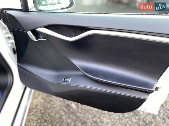 Білий Тесла Модель С, об'ємом двигуна 0 л та пробігом 246 тис. км за 16999 $, фото 83 на Automoto.ua