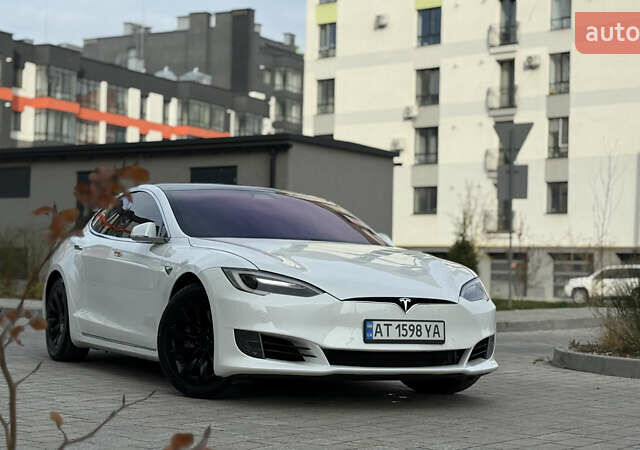 Белый Тесла Модель С, объемом двигателя 0 л и пробегом 102 тыс. км за 17990 $, фото 10 на Automoto.ua
