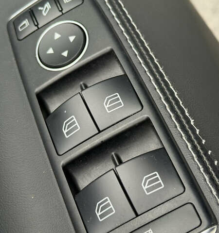 Белый Тесла Модель С, объемом двигателя 0 л и пробегом 195 тыс. км за 17200 $, фото 47 на Automoto.ua