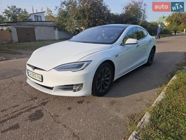 Белый Тесла Модель С, объемом двигателя 0 л и пробегом 165 тыс. км за 18000 $, фото 2 на Automoto.ua