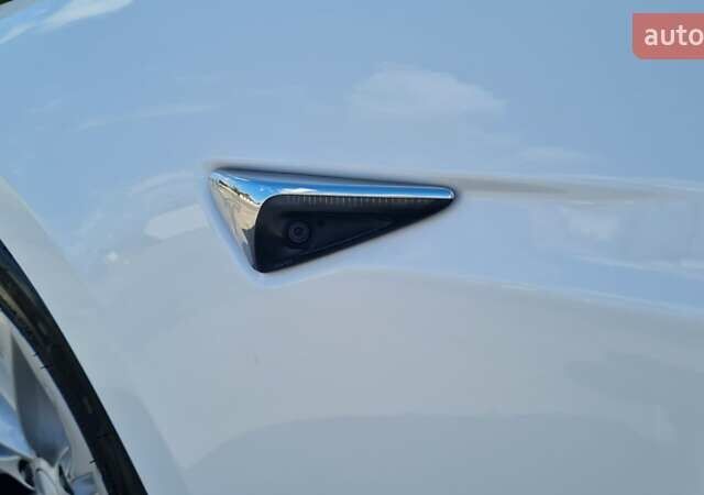 Белый Тесла Модель С, объемом двигателя 0 л и пробегом 160 тыс. км за 22999 $, фото 39 на Automoto.ua