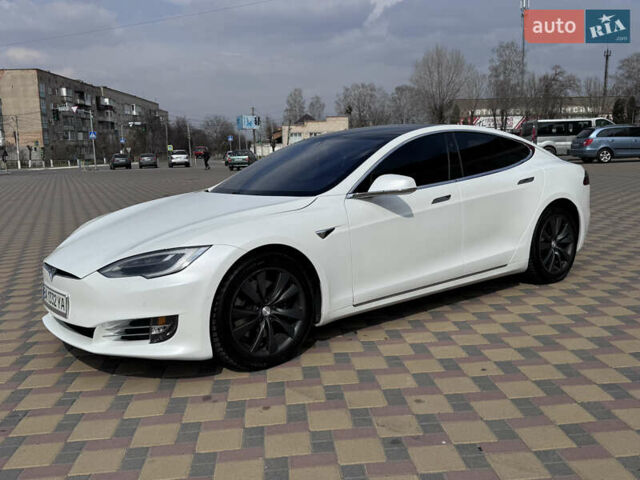 Білий Тесла Модель С, об'ємом двигуна 0 л та пробігом 88 тис. км за 26100 $, фото 3 на Automoto.ua