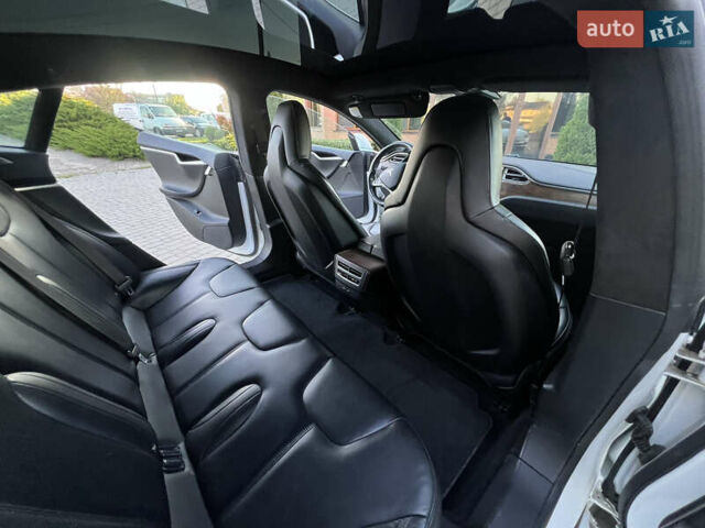 Білий Тесла Модель С, об'ємом двигуна 0 л та пробігом 130 тис. км за 21700 $, фото 17 на Automoto.ua