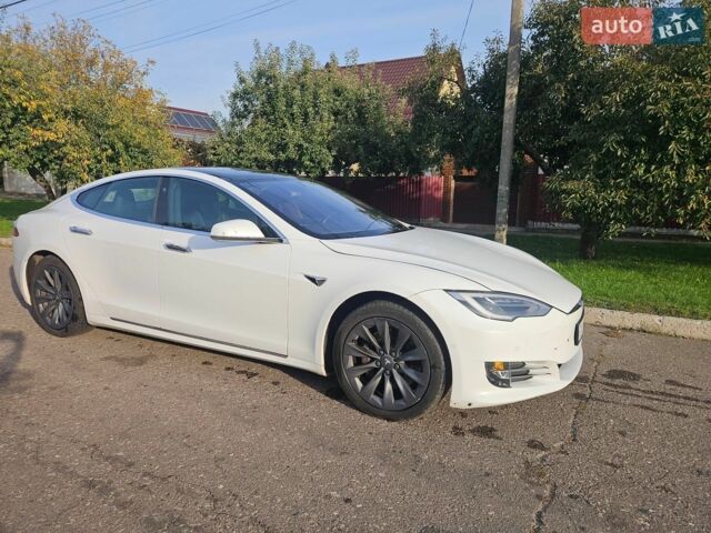 Белый Тесла Модель С, объемом двигателя 0 л и пробегом 165 тыс. км за 18000 $, фото 3 на Automoto.ua