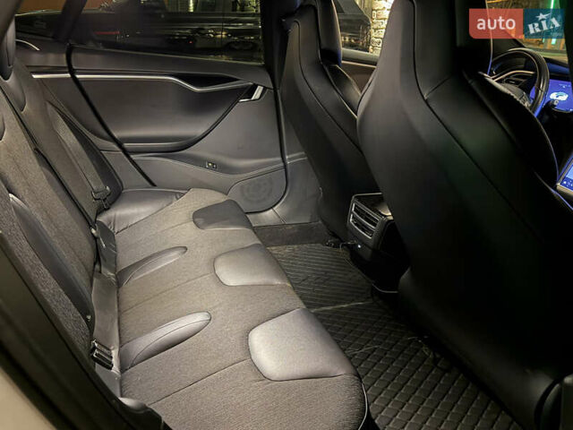 Білий Тесла Модель С, об'ємом двигуна 0 л та пробігом 218 тис. км за 17000 $, фото 11 на Automoto.ua