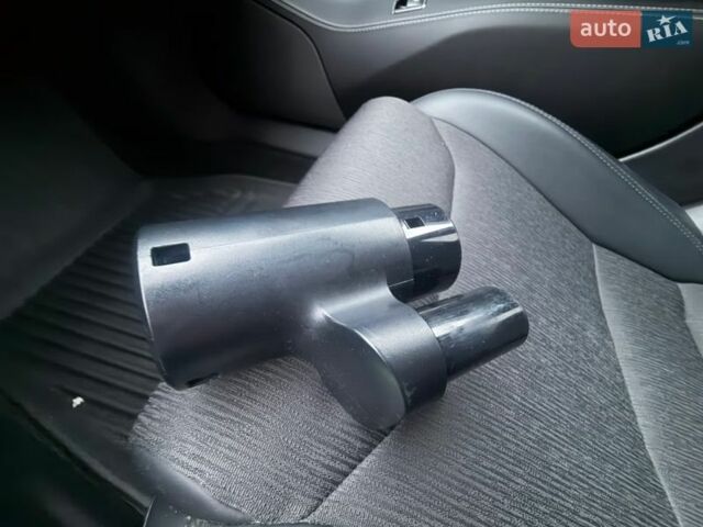 Білий Тесла Модель С, об'ємом двигуна 0 л та пробігом 152 тис. км за 17600 $, фото 10 на Automoto.ua