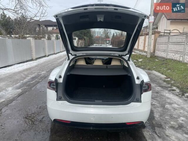 Белый Тесла Модель С, объемом двигателя 0 л и пробегом 275 тыс. км за 15200 $, фото 20 на Automoto.ua