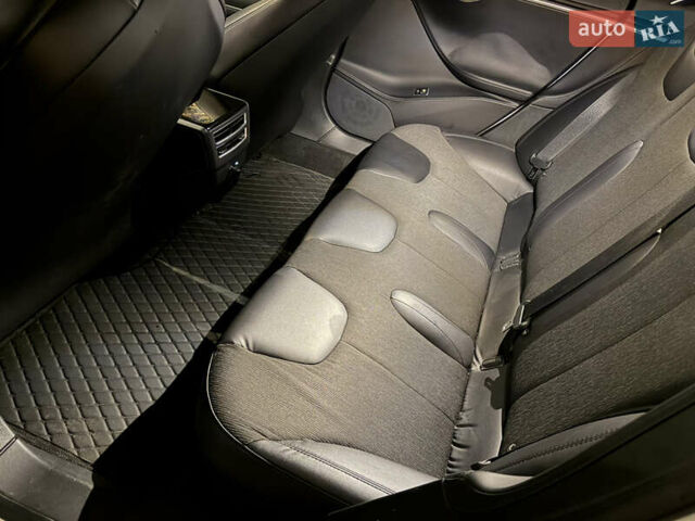 Білий Тесла Модель С, об'ємом двигуна 0 л та пробігом 218 тис. км за 17000 $, фото 13 на Automoto.ua