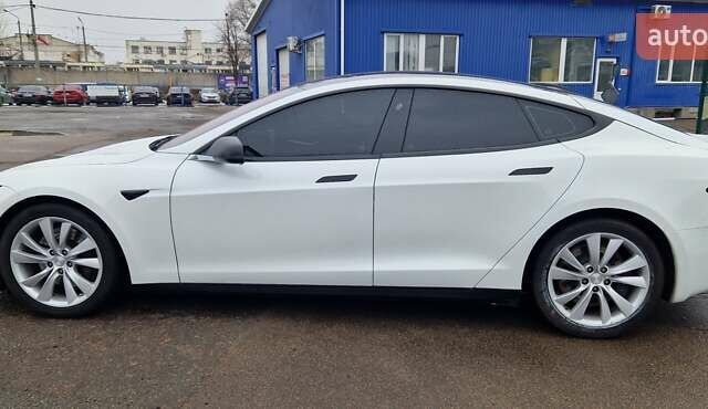 Белый Тесла Модель С, объемом двигателя 0 л и пробегом 207 тыс. км за 19300 $, фото 15 на Automoto.ua