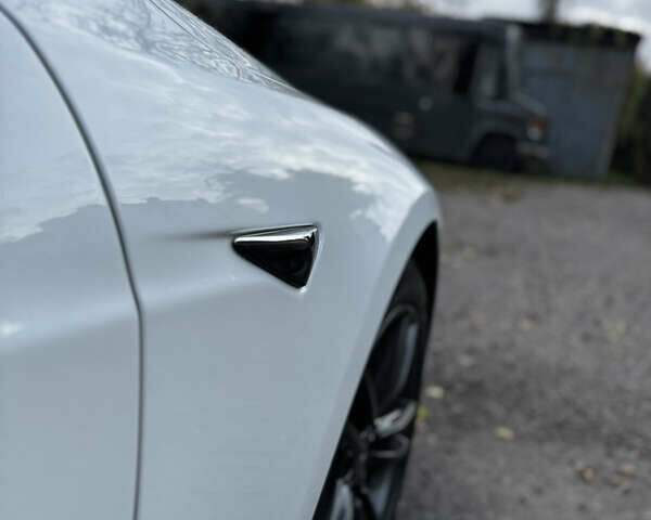 Тесла Модель С 2017 в Киеве на Automoto.ua Белый Тесла Модель С, объемом двигателя 0 л и пробегом 75 тыс. км за 15700 $, фото 27 на Automoto.ua