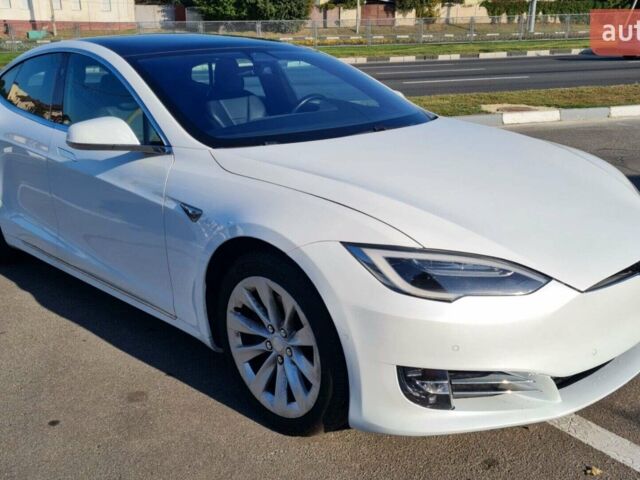 Белый Тесла Модель С, объемом двигателя 0 л и пробегом 170 тыс. км за 18900 $, фото 10 на Automoto.ua