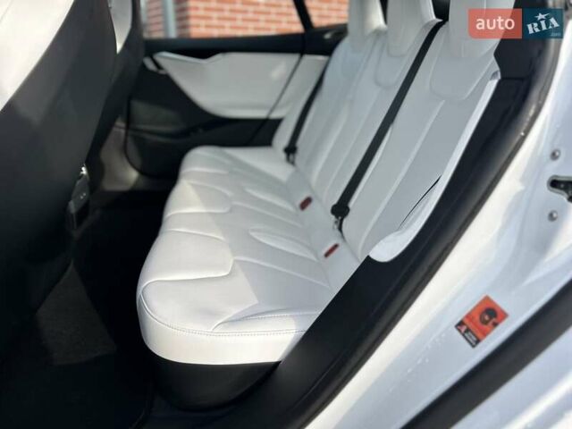 Белый Тесла Модель С, объемом двигателя 0 л и пробегом 99 тыс. км за 23900 $, фото 14 на Automoto.ua