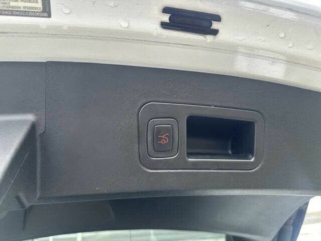 Белый Тесла Модель С, объемом двигателя 0 л и пробегом 56 тыс. км за 9800 $, фото 18 на Automoto.ua