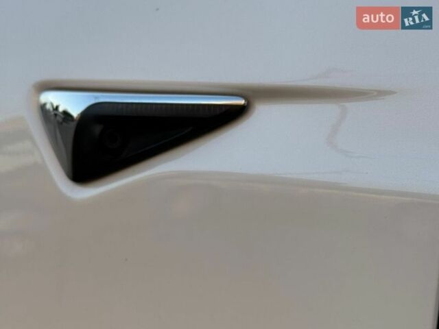 Білий Тесла Модель С, об'ємом двигуна 0 л та пробігом 122 тис. км за 21500 $, фото 14 на Automoto.ua