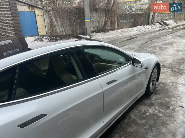 Білий Тесла Модель С, об'ємом двигуна 0 л та пробігом 184 тис. км за 17000 $, фото 6 на Automoto.ua