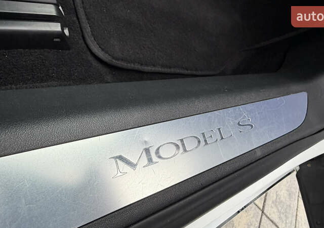 Белый Тесла Модель С, объемом двигателя 0 л и пробегом 195 тыс. км за 17200 $, фото 66 на Automoto.ua