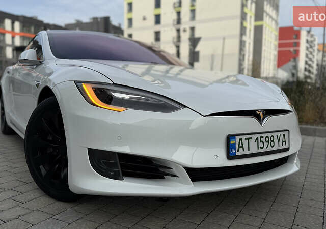 Белый Тесла Модель С, объемом двигателя 0 л и пробегом 102 тыс. км за 17990 $, фото 16 на Automoto.ua