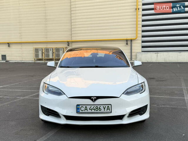 Білий Тесла Модель С, об'ємом двигуна 0 л та пробігом 130 тис. км за 21700 $, фото 3 на Automoto.ua