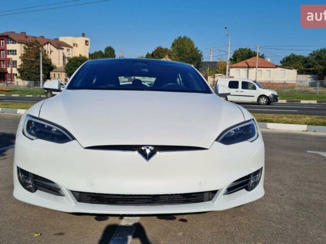 Белый Тесла Модель С, объемом двигателя 0 л и пробегом 170 тыс. км за 18900 $, фото 12 на Automoto.ua