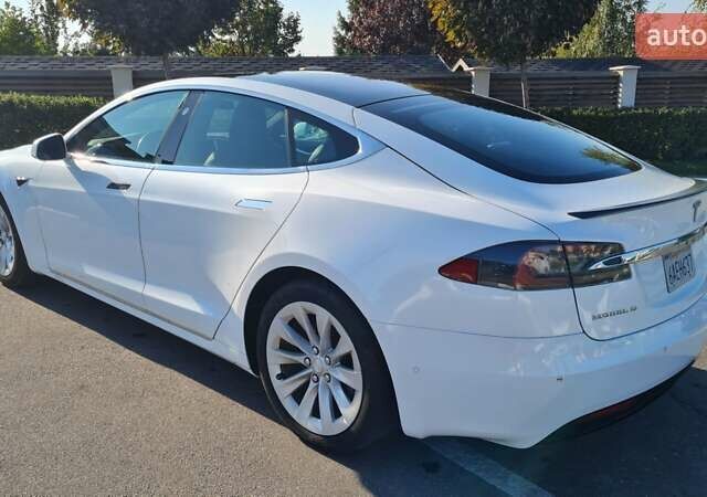 Белый Тесла Модель С, объемом двигателя 0 л и пробегом 160 тыс. км за 22999 $, фото 3 на Automoto.ua