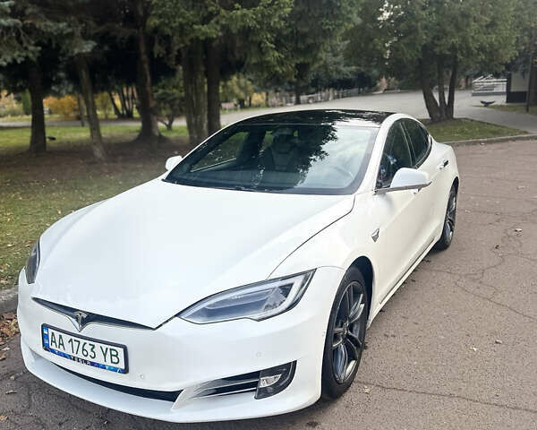 Білий Тесла Модель С, об'ємом двигуна 0 л та пробігом 75 тис. км за 15900 $, фото 16 на Automoto.ua