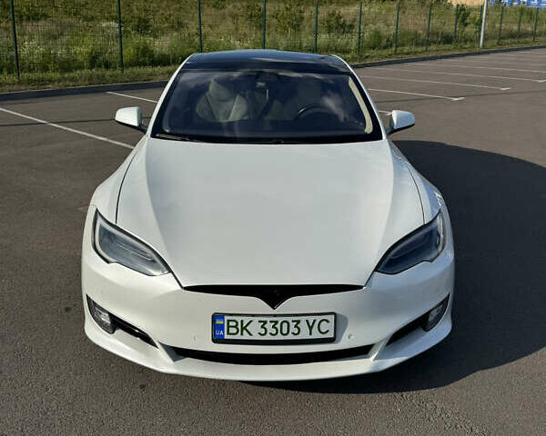 Белый Тесла Модель С, объемом двигателя 0 л и пробегом 130 тыс. км за 22800 $, фото 5 на Automoto.ua