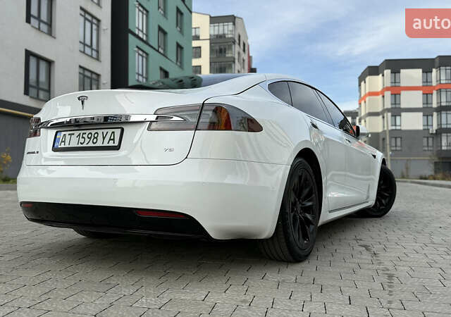 Белый Тесла Модель С, объемом двигателя 0 л и пробегом 102 тыс. км за 17990 $, фото 24 на Automoto.ua