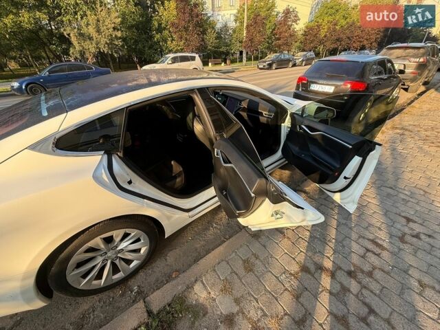 Білий Тесла Модель С, об'ємом двигуна 0 л та пробігом 182 тис. км за 17700 $, фото 20 на Automoto.ua