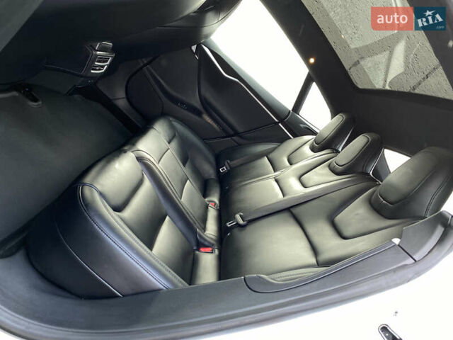 Білий Тесла Модель С, об'ємом двигуна 0 л та пробігом 246 тис. км за 16999 $, фото 95 на Automoto.ua