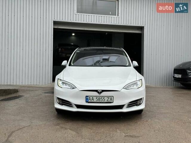 Белый Тесла Модель С, объемом двигателя 0 л и пробегом 159 тыс. км за 29900 $, фото 3 на Automoto.ua