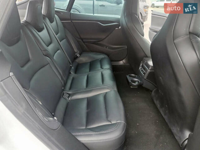 Білий Тесла Модель С, об'ємом двигуна 0 л та пробігом 103 тис. км за 14799 $, фото 10 на Automoto.ua