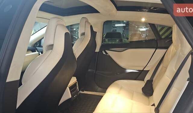 Белый Тесла Модель С, объемом двигателя 0 л и пробегом 80 тыс. км за 21500 $, фото 13 на Automoto.ua