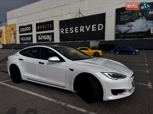 Белый Тесла Модель С, объемом двигателя 0 л и пробегом 157 тыс. км за 21500 $, фото 2 на Automoto.ua
