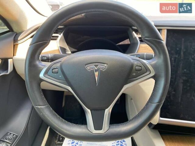 Белый Тесла Модель С, объемом двигателя 0 л и пробегом 84 тыс. км за 23000 $, фото 22 на Automoto.ua