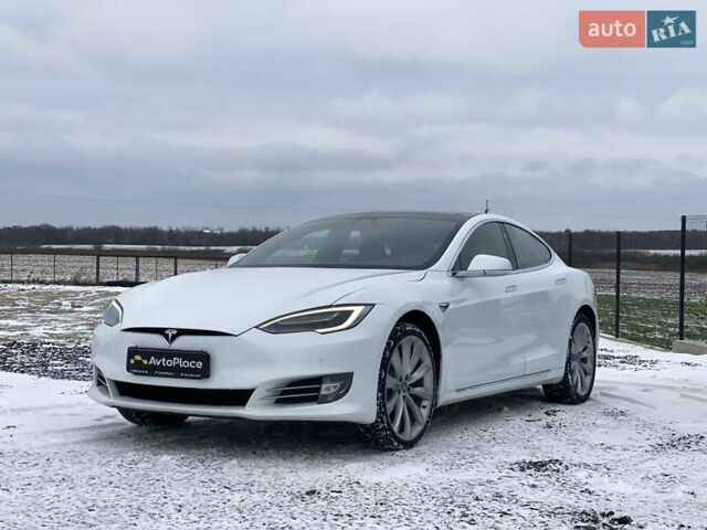 Белый Тесла Модель С, объемом двигателя 0 л и пробегом 183 тыс. км за 18300 $, фото 92 на Automoto.ua