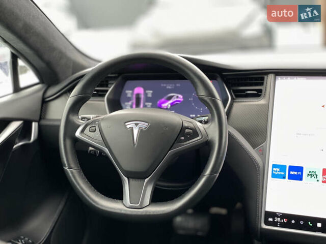 Белый Тесла Модель С, объемом двигателя 0 л и пробегом 183 тыс. км за 18300 $, фото 26 на Automoto.ua