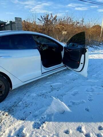 Білий Тесла Модель С, об'ємом двигуна 0 л та пробігом 125 тис. км за 25400 $, фото 13 на Automoto.ua