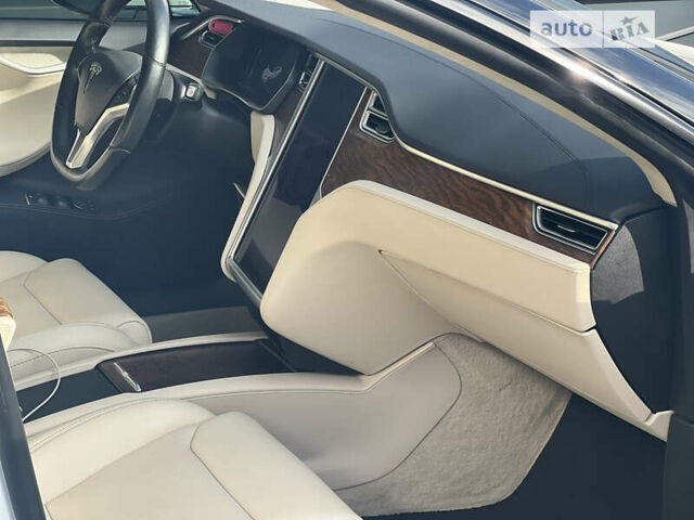 Белый Тесла Модель С, объемом двигателя 0 л и пробегом 108 тыс. км за 22500 $, фото 8 на Automoto.ua