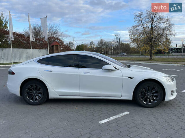 Белый Тесла Модель С, объемом двигателя 0 л и пробегом 75 тыс. км за 29500 $, фото 4 на Automoto.ua
