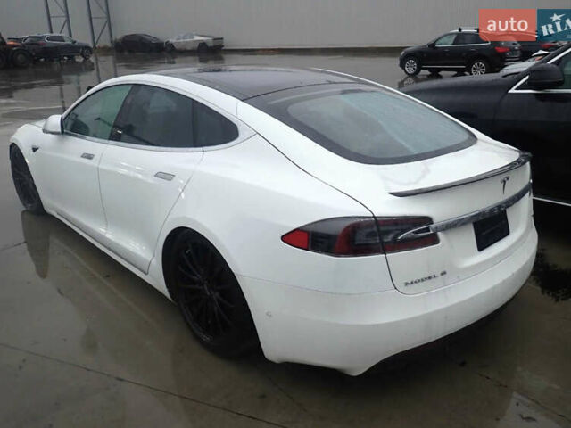 Білий Тесла Модель С, об'ємом двигуна 0 л та пробігом 103 тис. км за 14799 $, фото 6 на Automoto.ua