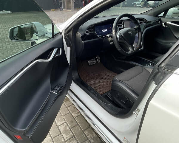 Белый Тесла Модель С, объемом двигателя 0 л и пробегом 149 тыс. км за 20500 $, фото 10 на Automoto.ua