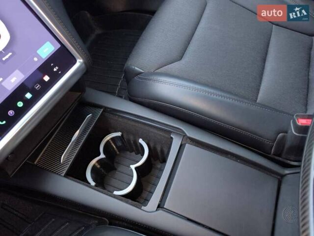 Белый Тесла Модель С, объемом двигателя 0 л и пробегом 178 тыс. км за 22999 $, фото 61 на Automoto.ua