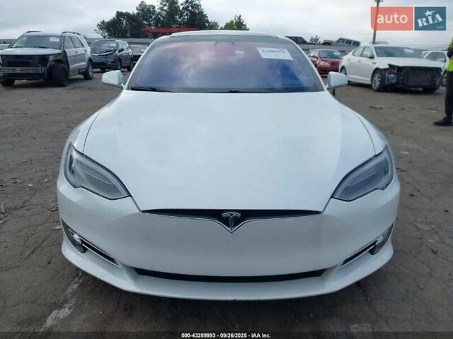 Білий Тесла Модель С, об'ємом двигуна 0 л та пробігом 64 тис. км за 7500 $, фото 7 на Automoto.ua