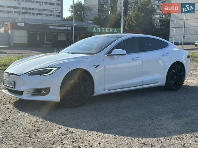 Тесла Модель С 2018 в Харькове на Automoto.ua Белый Тесла Модель С, объемом двигателя 0 л и пробегом 58 тыс. км за 25000 $, фото 2 на Automoto.ua