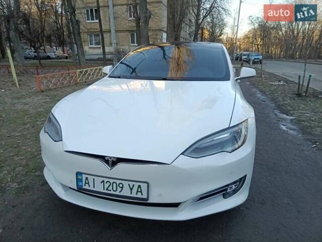Белый Тесла Модель С, объемом двигателя 0 л и пробегом 100 тыс. км за 20911 $, фото 2 на Automoto.ua